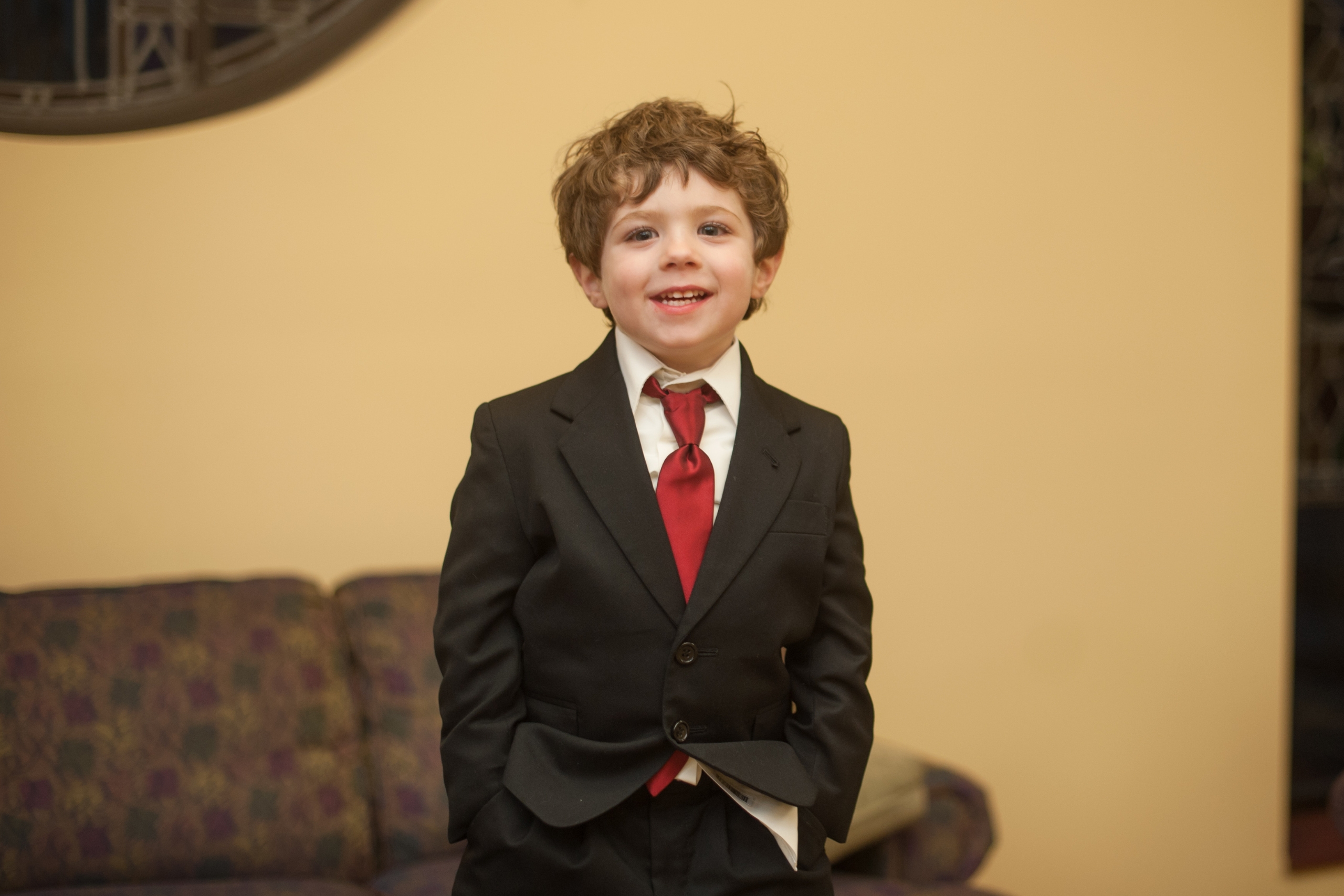 Suits For Boys – How To Sharpen Your Look For A Special Occasion