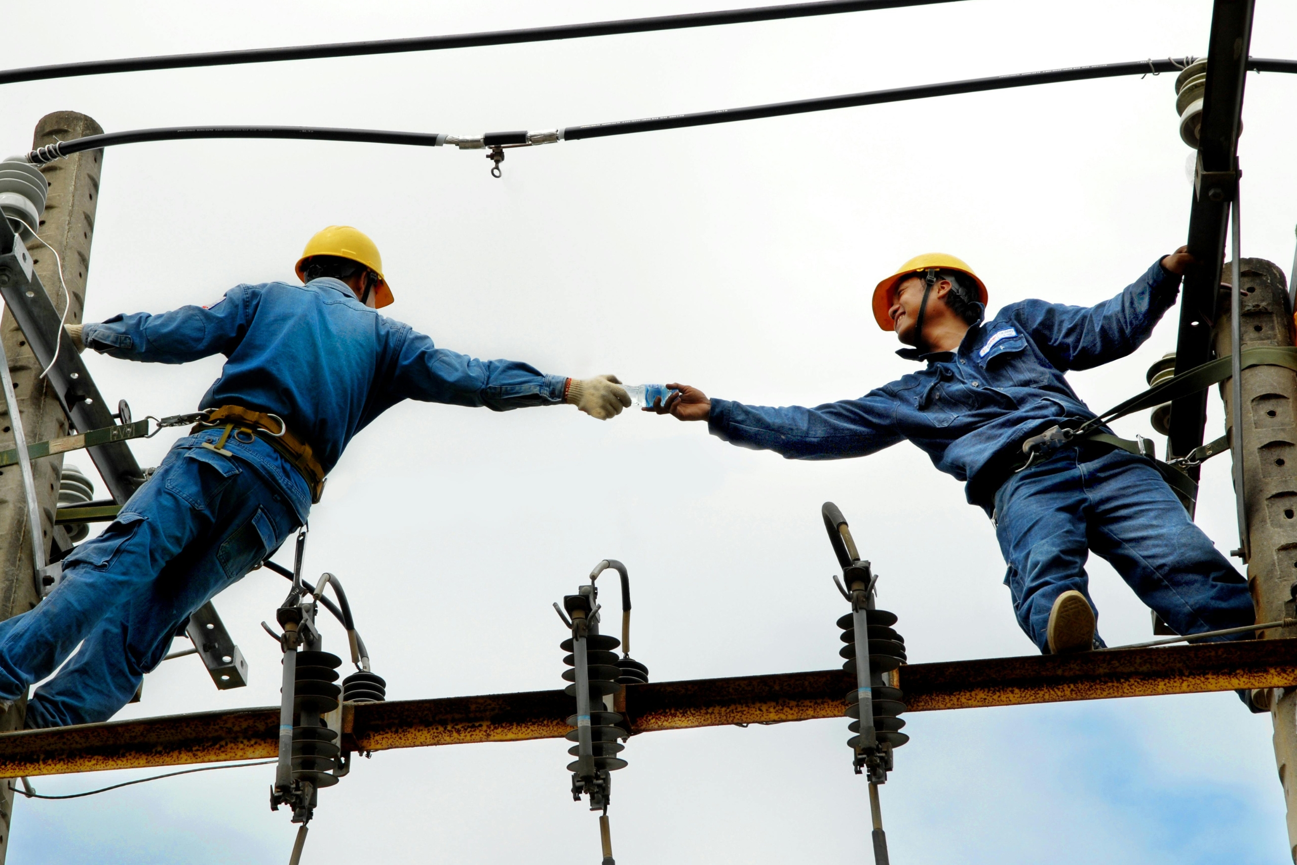 Considerations When Choosing Some Sort Of Business Electricity Supplier